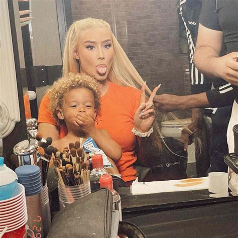 Iggy Azalea and Son Onyx Pose Together in Rare Photos: My。